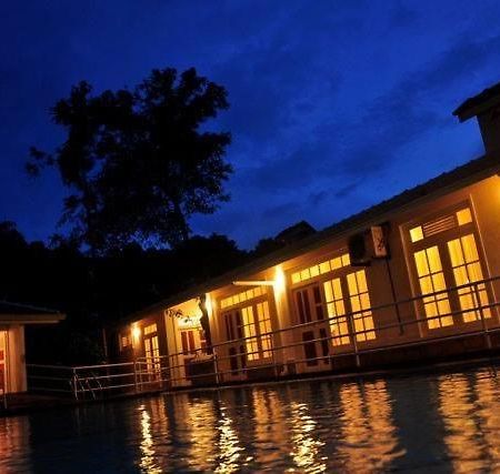 Forest Edge Hotel Ginigathena 外观 照片