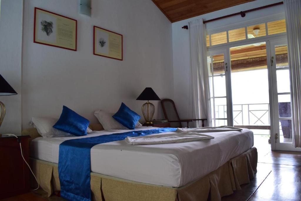 Forest Edge Hotel Ginigathena 外观 照片