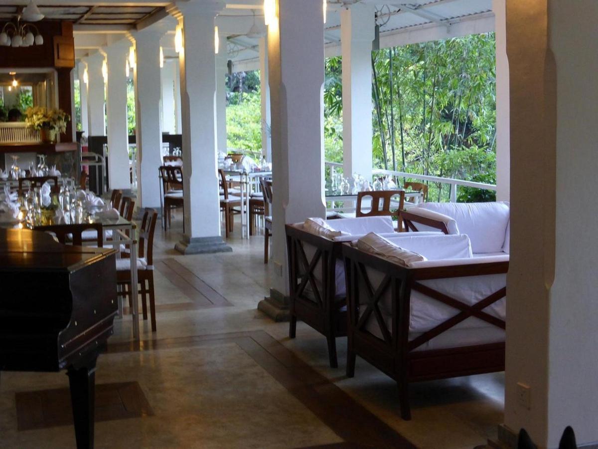 Forest Edge Hotel Ginigathena 外观 照片